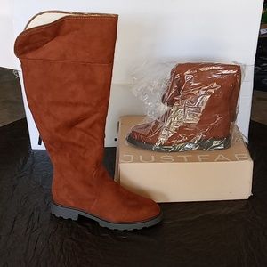 FLAT BOOTS-DEMI SHERPA LINED-SIZE 11